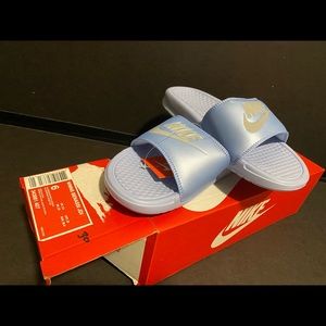 Size 6 Nike Women's Benassi JDI Slide Sandals